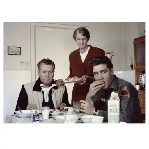 [EMSP8989] Elvis Postcards - Family Table - Pack of 50